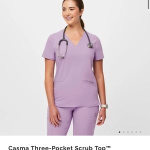 (NEVER WORN) FIGS-Casma Three Pocket Scrub Top- Lavender Dew- Size Small